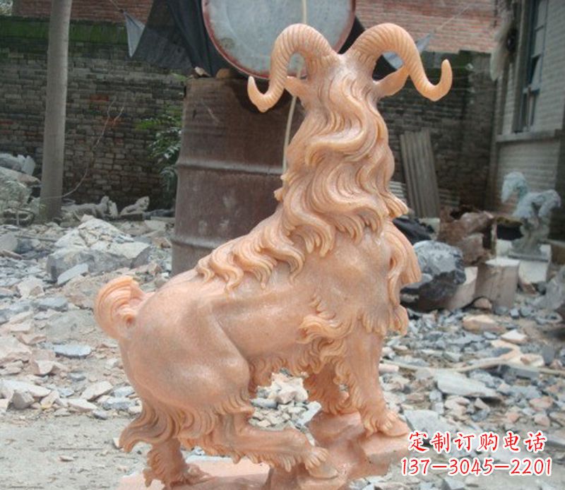 鹤壁晚霞红山羊石雕