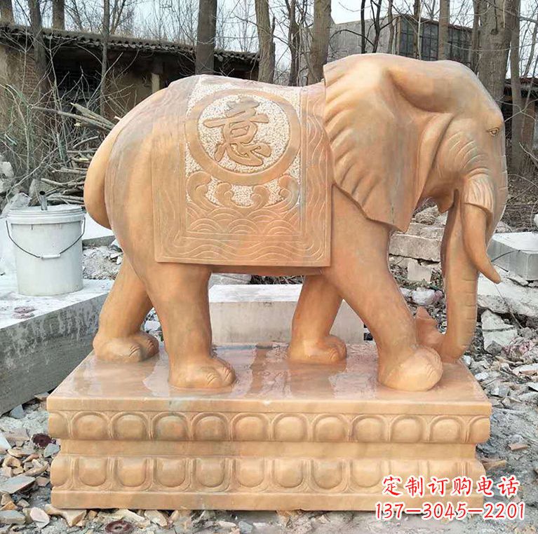 鹤壁晚霞红石材大象雕塑