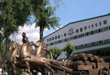 鹤壁追求完美，华丽马车铜雕塑