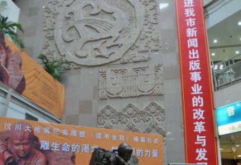 鹤壁令人惊叹的小女孩景观铜雕