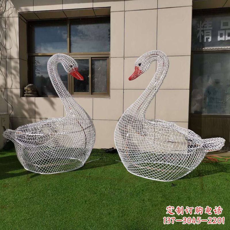 鹤壁卧姿天鹅网格动物雕塑园林草坪动物摆件