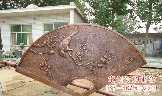 鹤壁喜鹊登梅扇子景观铜浮雕