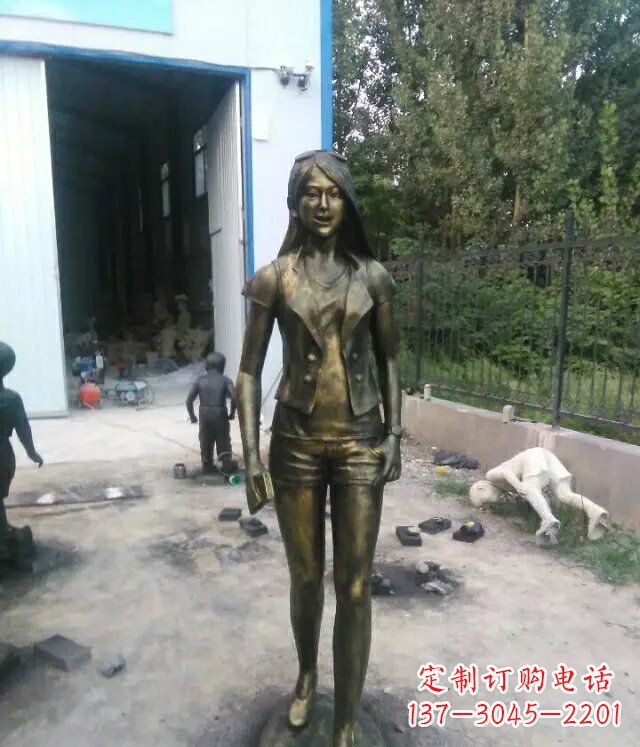 鹤壁现代美女广场人物铜雕