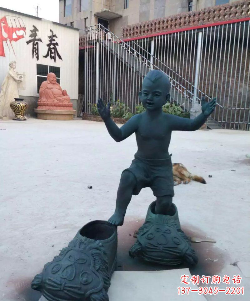 鹤壁小孩穿大鞋青铜人物雕塑