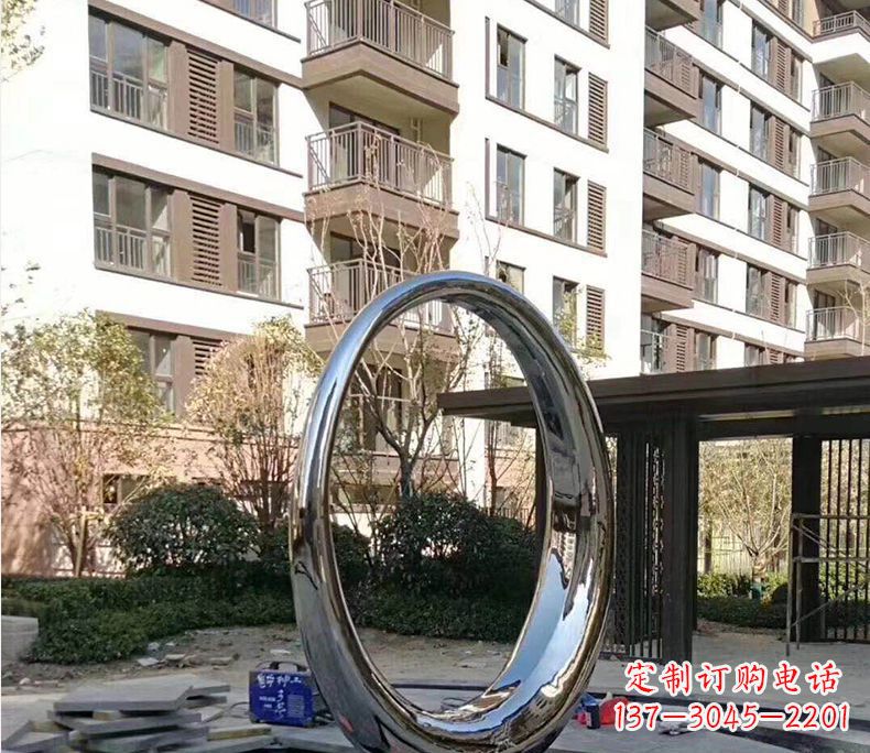 鹤壁小区不锈钢镜面圆环雕塑 