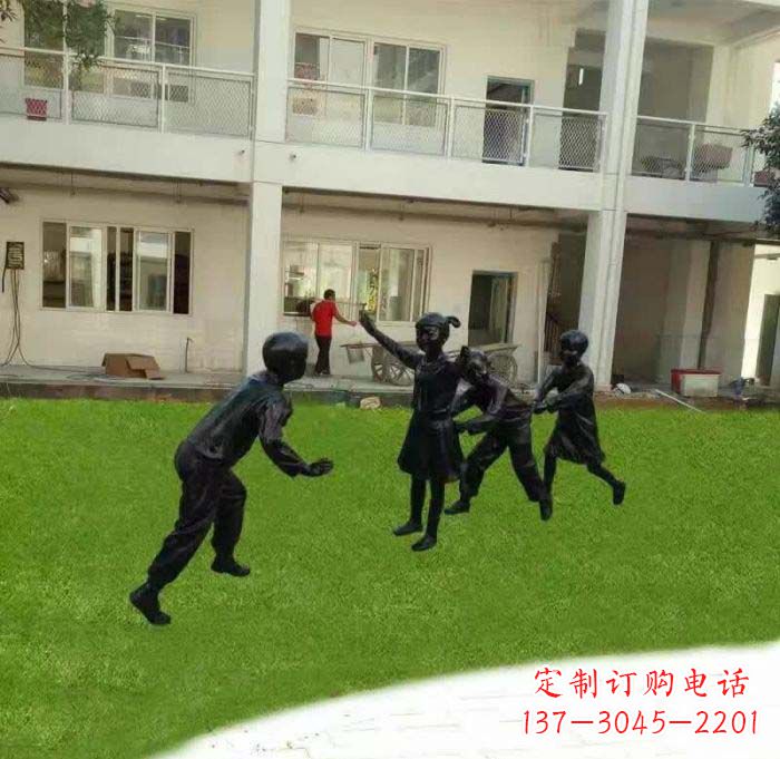 鹤壁校园儿童玩老鹰捉小鸡铜雕