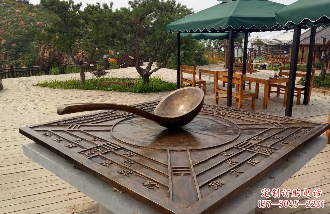 鹤壁校园古代司南铜雕
