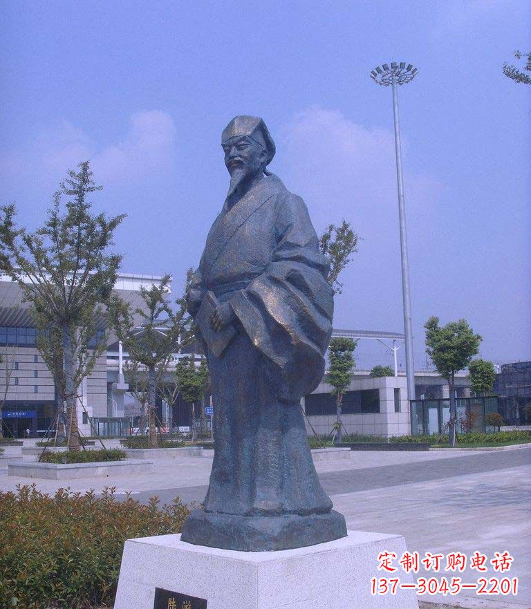 鹤壁校园陆游名人铜雕