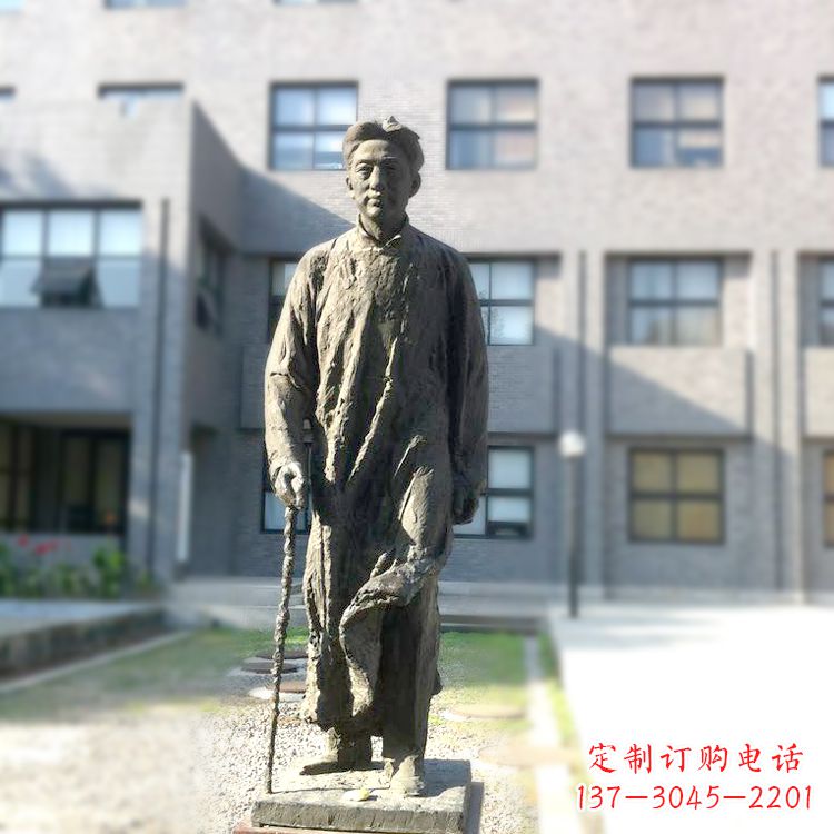 鹤壁校园名人徐悲鸿雕塑