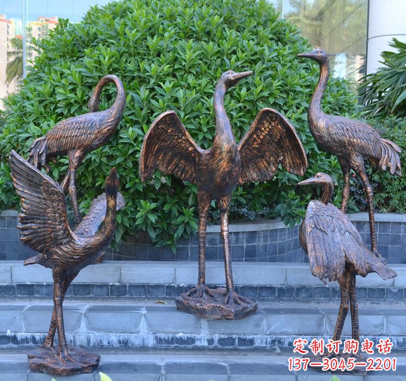 鹤壁展翅仙鹤雕塑