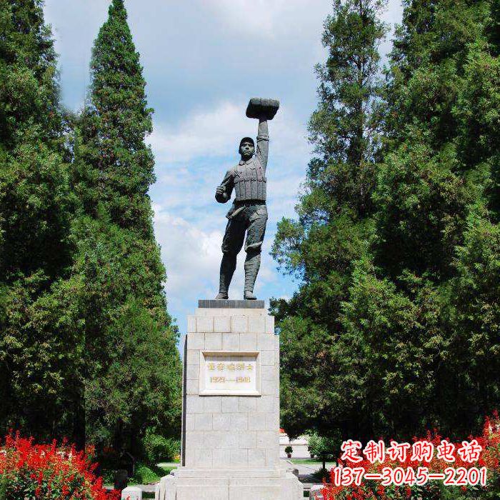 鹤壁战斗英雄董存瑞雕塑-景区园林英雄人物景观雕塑