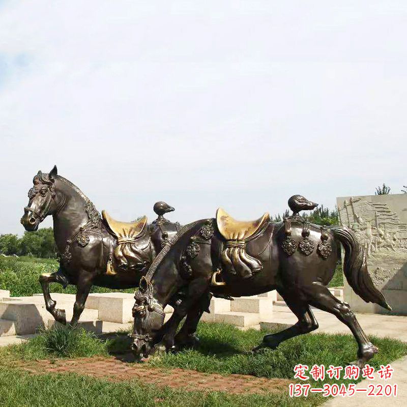 鹤壁战马群公园景区动物情景雕塑