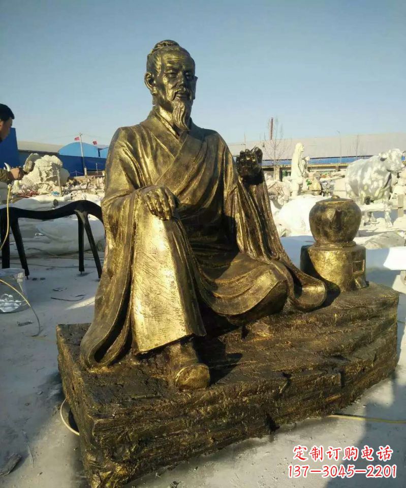 鹤壁张仲景人物铜雕 