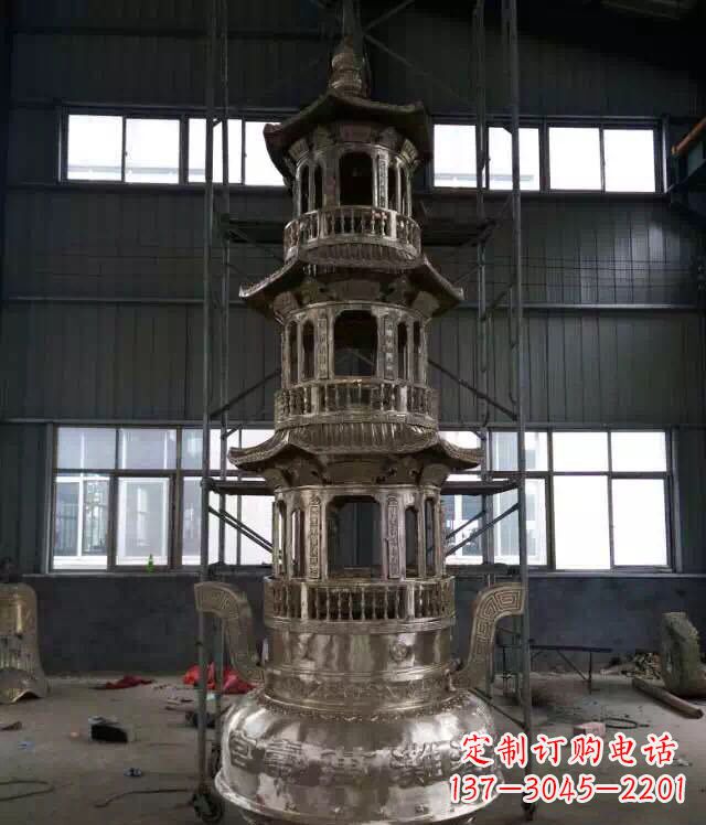 鹤壁铸铜三层香炉铜雕