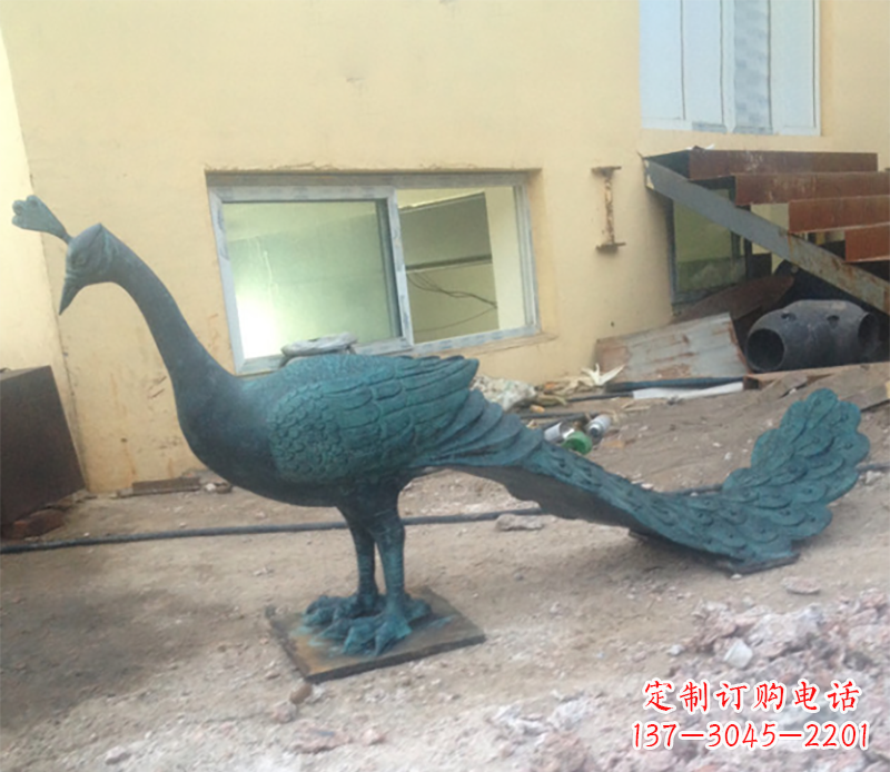 鹤壁青铜孔雀雕塑