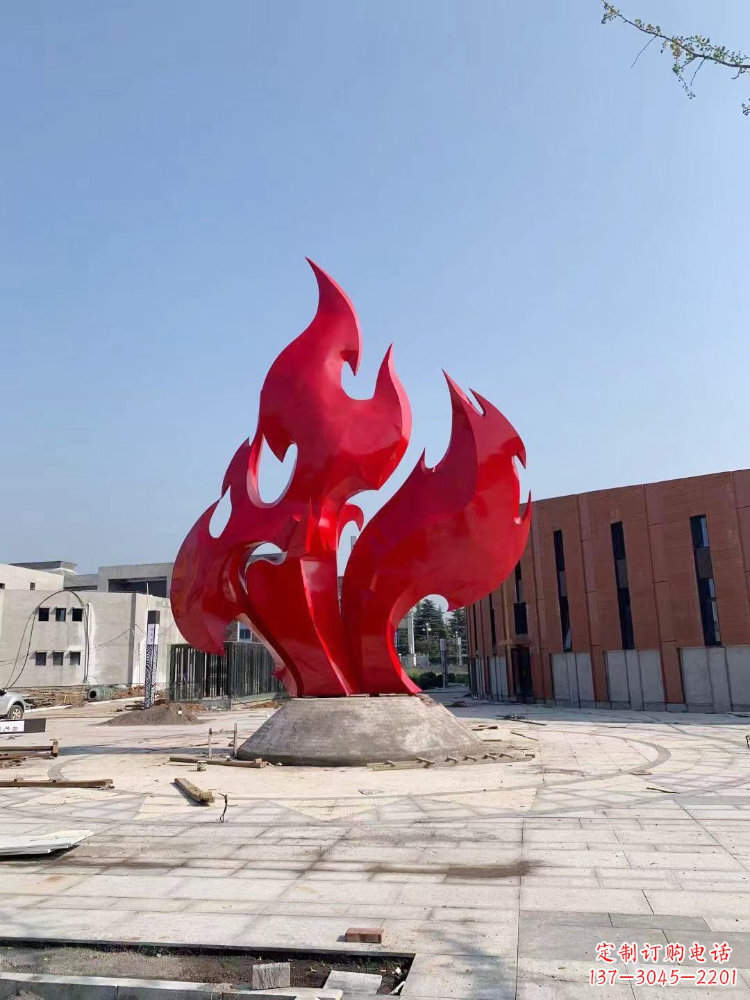 鹤壁大学操场抽象不锈钢火苗雕塑