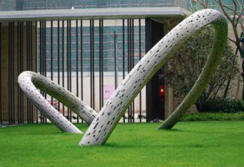 鹤壁景观雕塑-酒店草坪创意不锈钢圆环景观雕塑