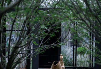 鹤壁人物雕塑-别墅庭院创意不锈钢仿铜抽象吹笛子的人物雕塑